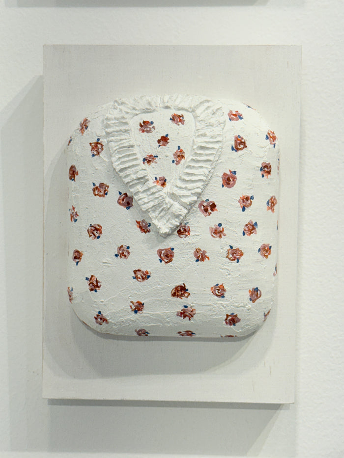 Rosebud with Ruffled Collar